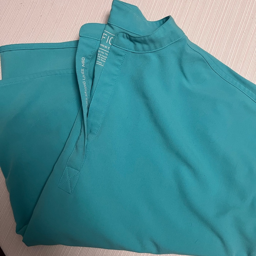 Figs scrubs